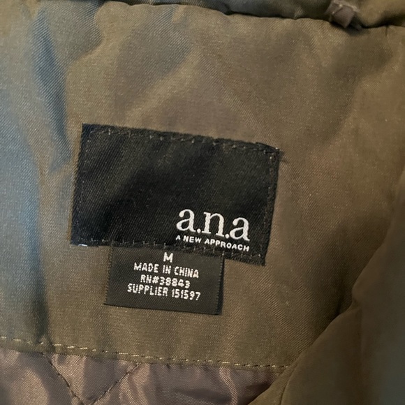 ANA Winter Coat - Picture 3 of 3